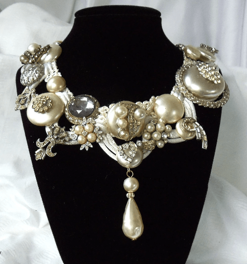 Pearl n Rhinestone Bridal Necklace by Marelle Couture. https://marellecouture.etsy.com #bridalnecklace #pearlbeadednecklace #weddingjewellery #MarelleCouture